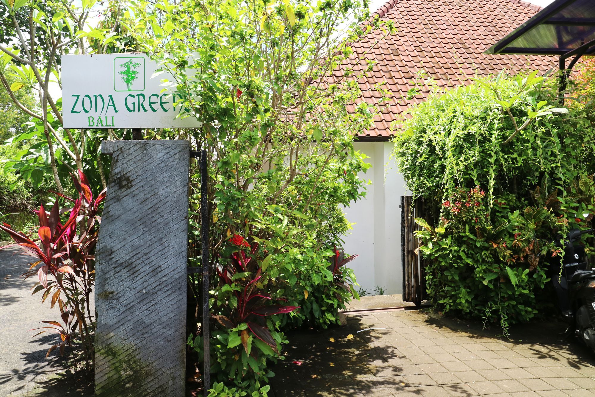 Azona Greens Bali Pecatu  ภายนอก รูปภาพ
